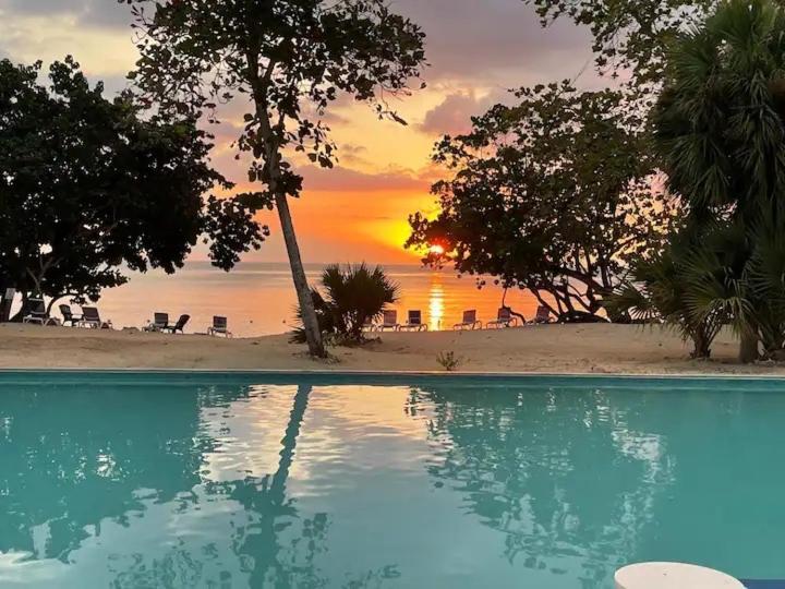 Вілла Irie Vibes Ocean View Негрил Екстер'єр фото